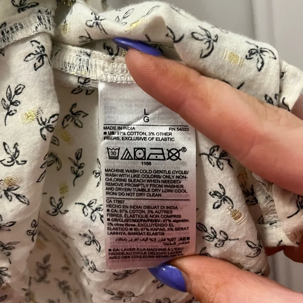 Old Navy Cream Tank Blouse with Navy/Gold Floral Print - Picture 4 of 4